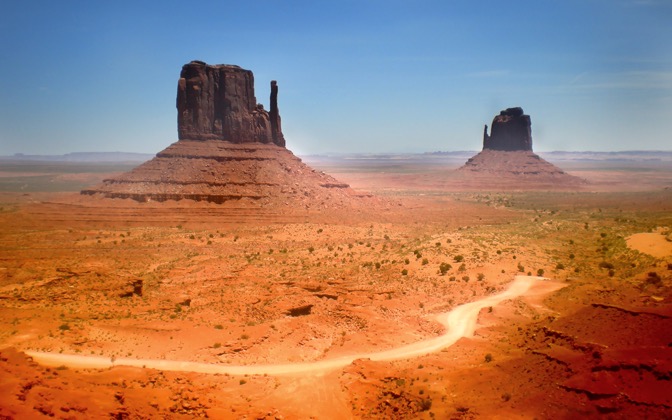 High-resolution desktop wallpaper Monument Valley by emitea