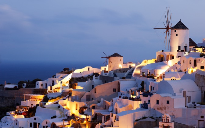 High-resolution desktop wallpaper Early Morning in Oia by chickenwire