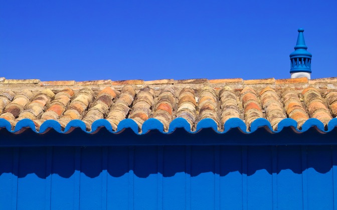 High-resolution desktop wallpaper Tiled Roof on Blue by Paulo Ferreira