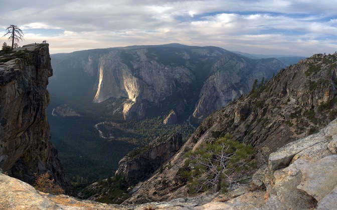 High-resolution desktop wallpaper Taft Point @ Yosemite, California by internosphoto