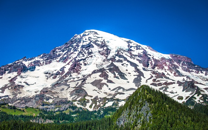 High-resolution desktop wallpaper Mt. Rainier by Jeffery Hayes