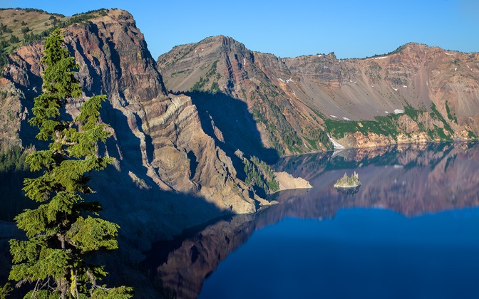 High-resolution desktop wallpaper Crater Lake East by Robert Bynum