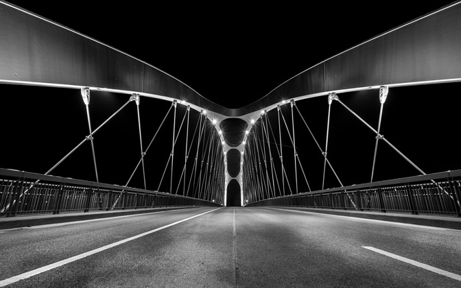 High-resolution desktop wallpaper East harbor bridge from Frankfurt am Main by Bart_Achilles