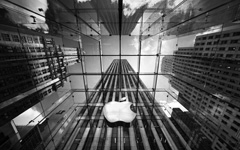 High-resolution desktop wallpaper Apple in the Big Apple by Philipp Klinger